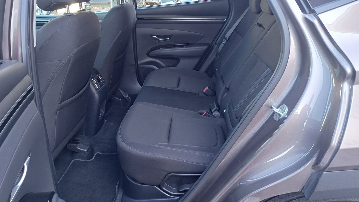 Hyundai Tucson 1.6 hev Exellence 4wd auto (9)