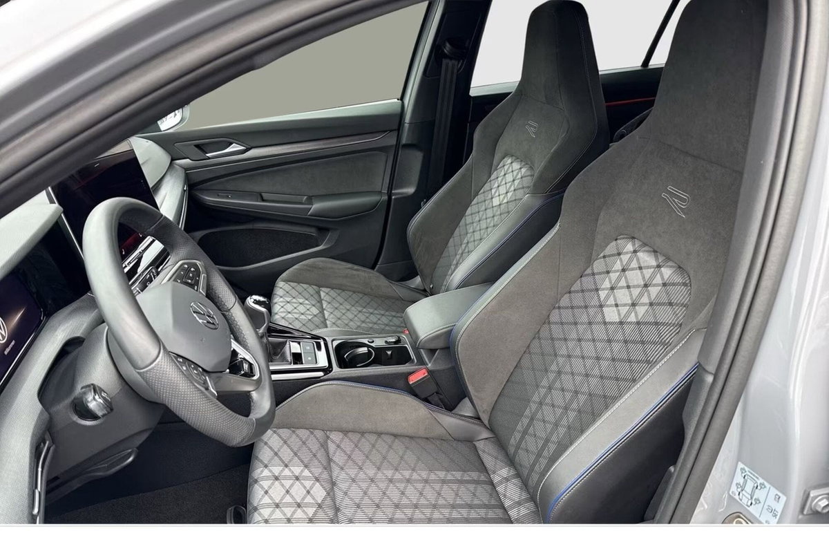 Volkswagen Golf 1.5 TSI 150 CV EVO ACT R-Line (12)