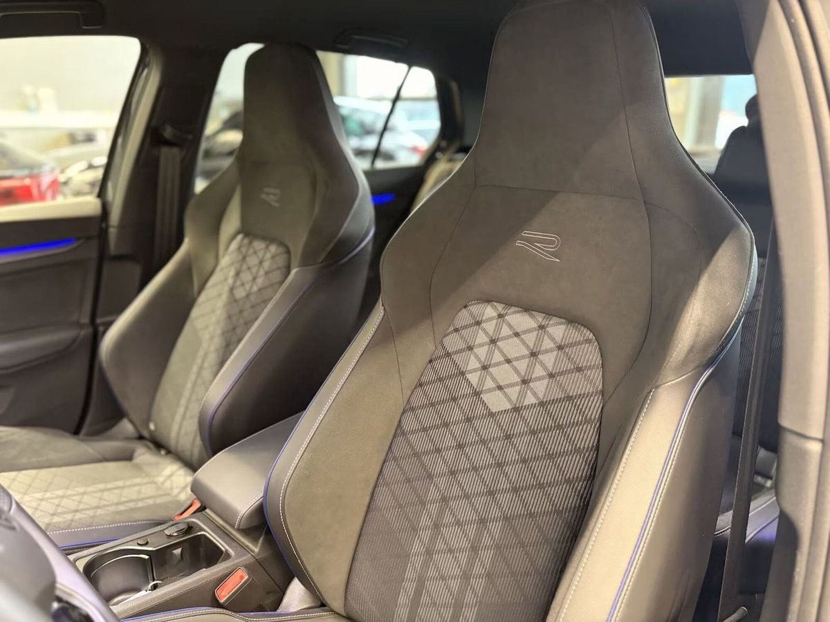 Volkswagen Golf 1.5 TSI 150 CV EVO ACT R-Line (10)