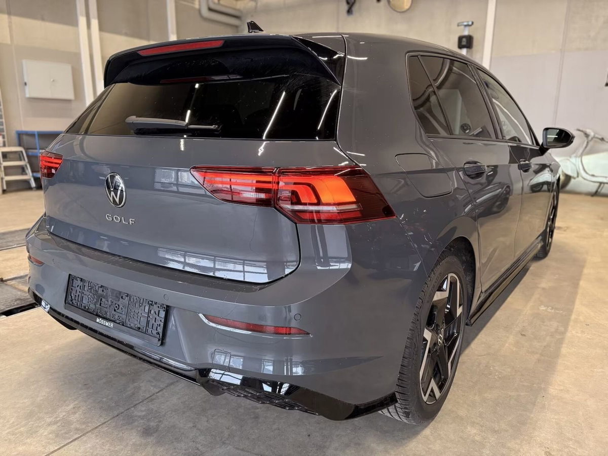 Volkswagen Golf 1.5 TSI 150 CV EVO ACT R-Line (3)