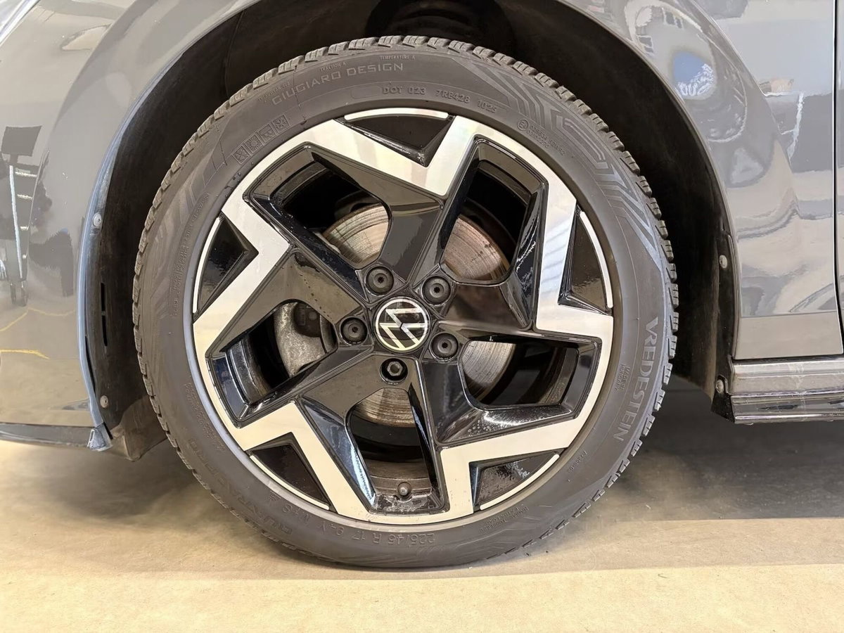 Volkswagen Golf 1.5 TSI 150 CV EVO ACT R-Line (4)