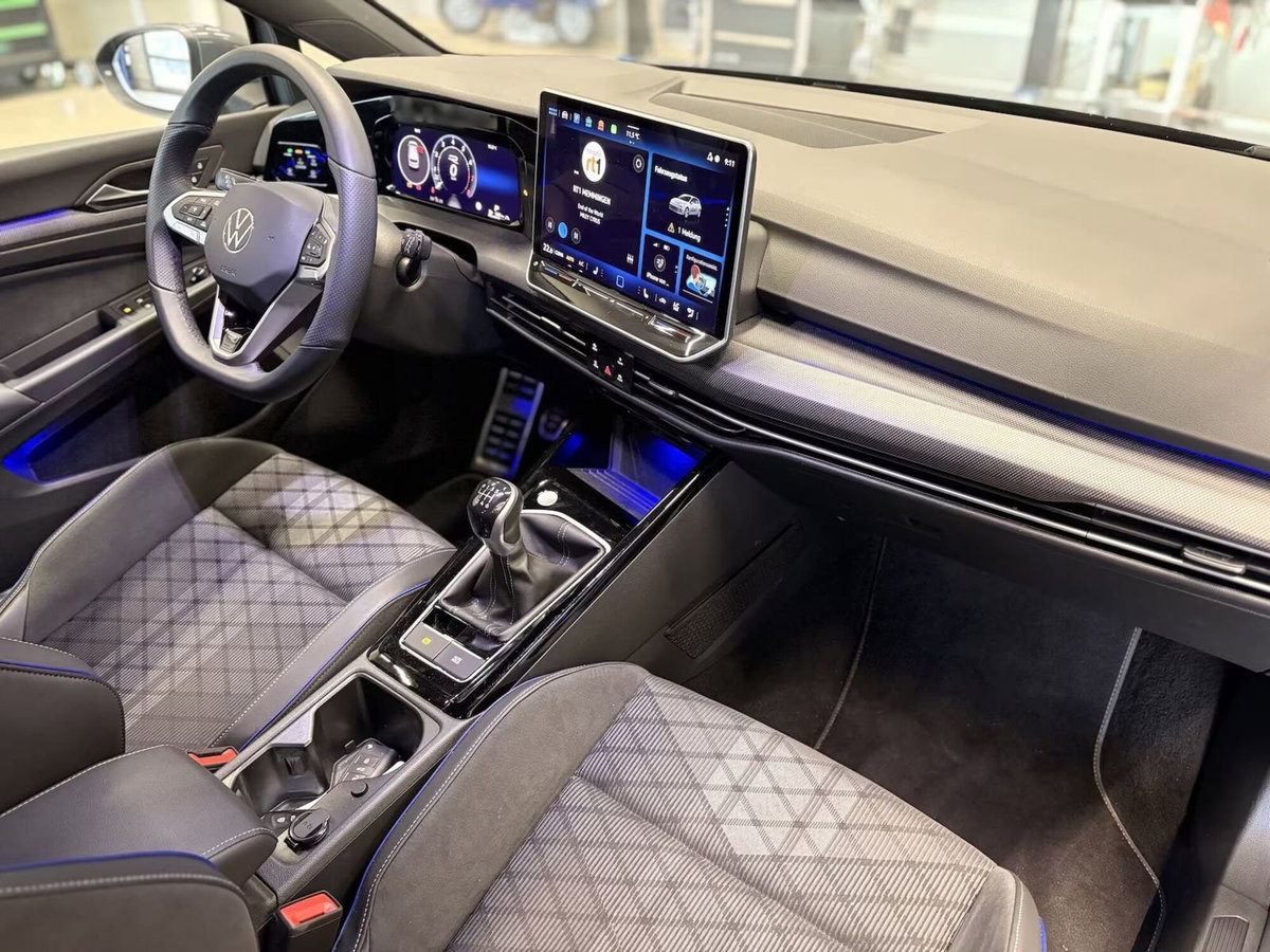 Volkswagen Golf 1.5 TSI 150 CV EVO ACT R-Line (8)