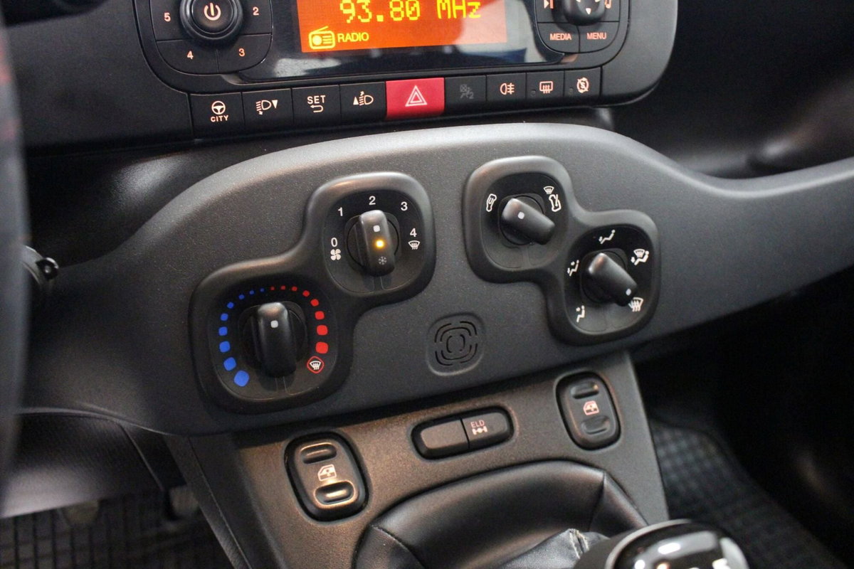 Fiat Panda 1.3 MJT 95 CV S&S 4x4 (13)