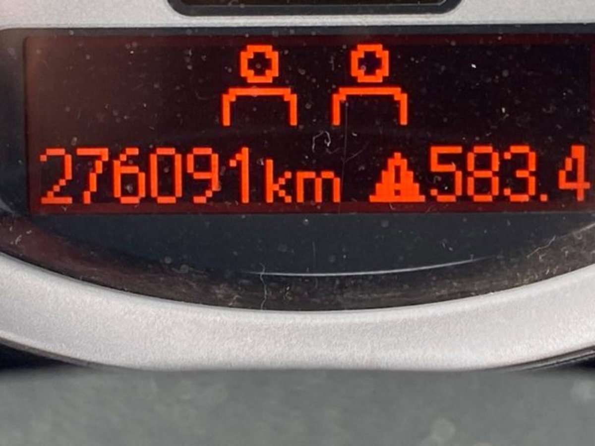 MINI Mini 1.6 16V Cooper D (16)