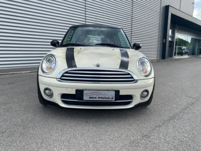 MINI Mini 1.6 16V Cooper D (2)