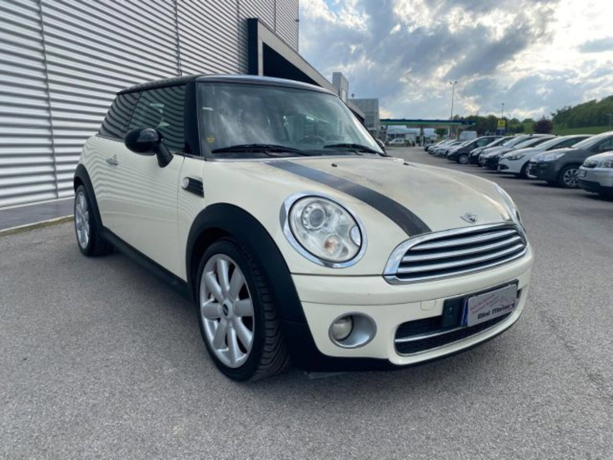 MINI Mini 1.6 16V Cooper D (3)