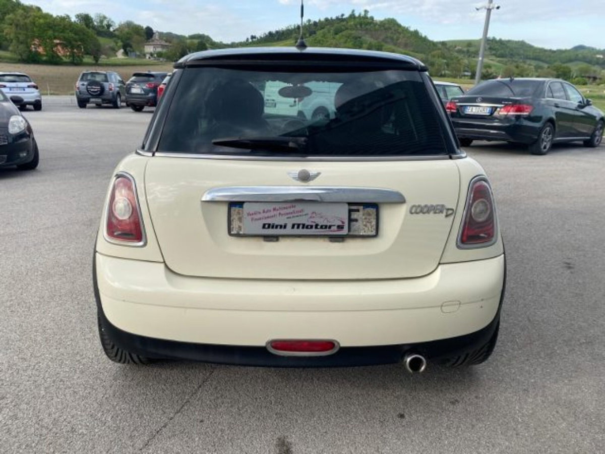 MINI Mini 1.6 16V Cooper D (6)