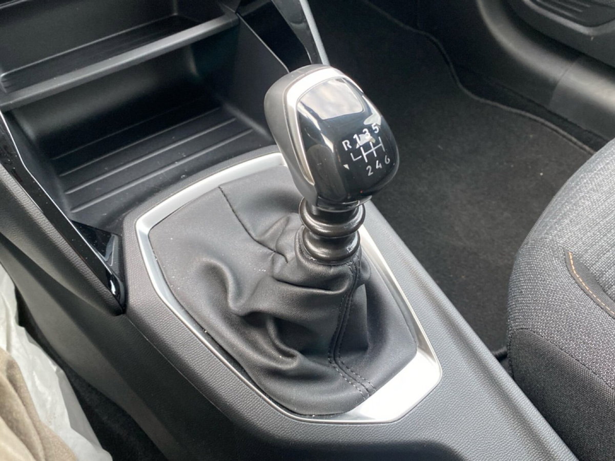 Peugeot 208 100 S&S 5p. Mix (16)