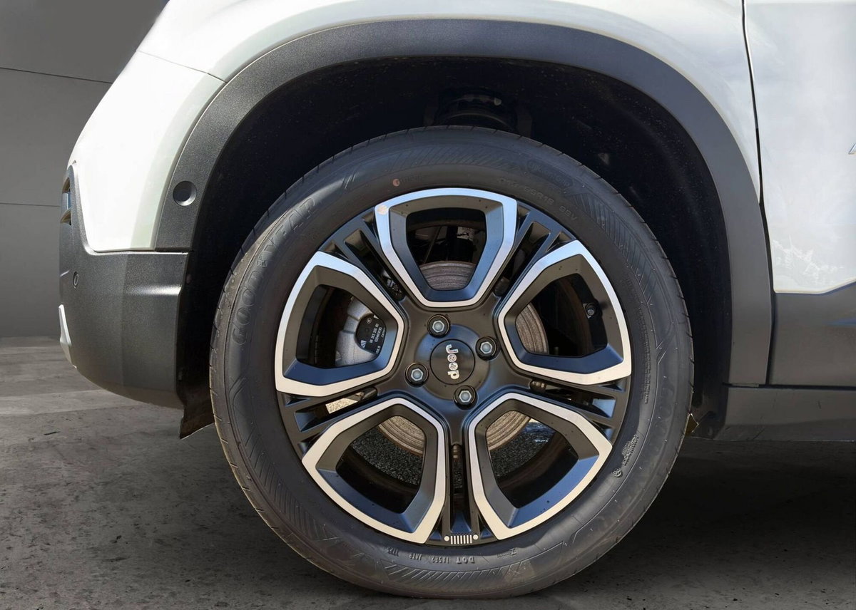 Jeep Avenger full-electric Summit fwd 156cv auto (20)