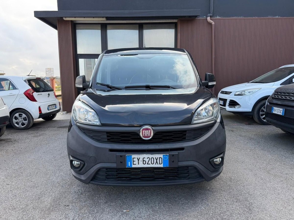 Fiat Doblò 1.6 MJT 16V 90CV Dualogic Emotion (2)