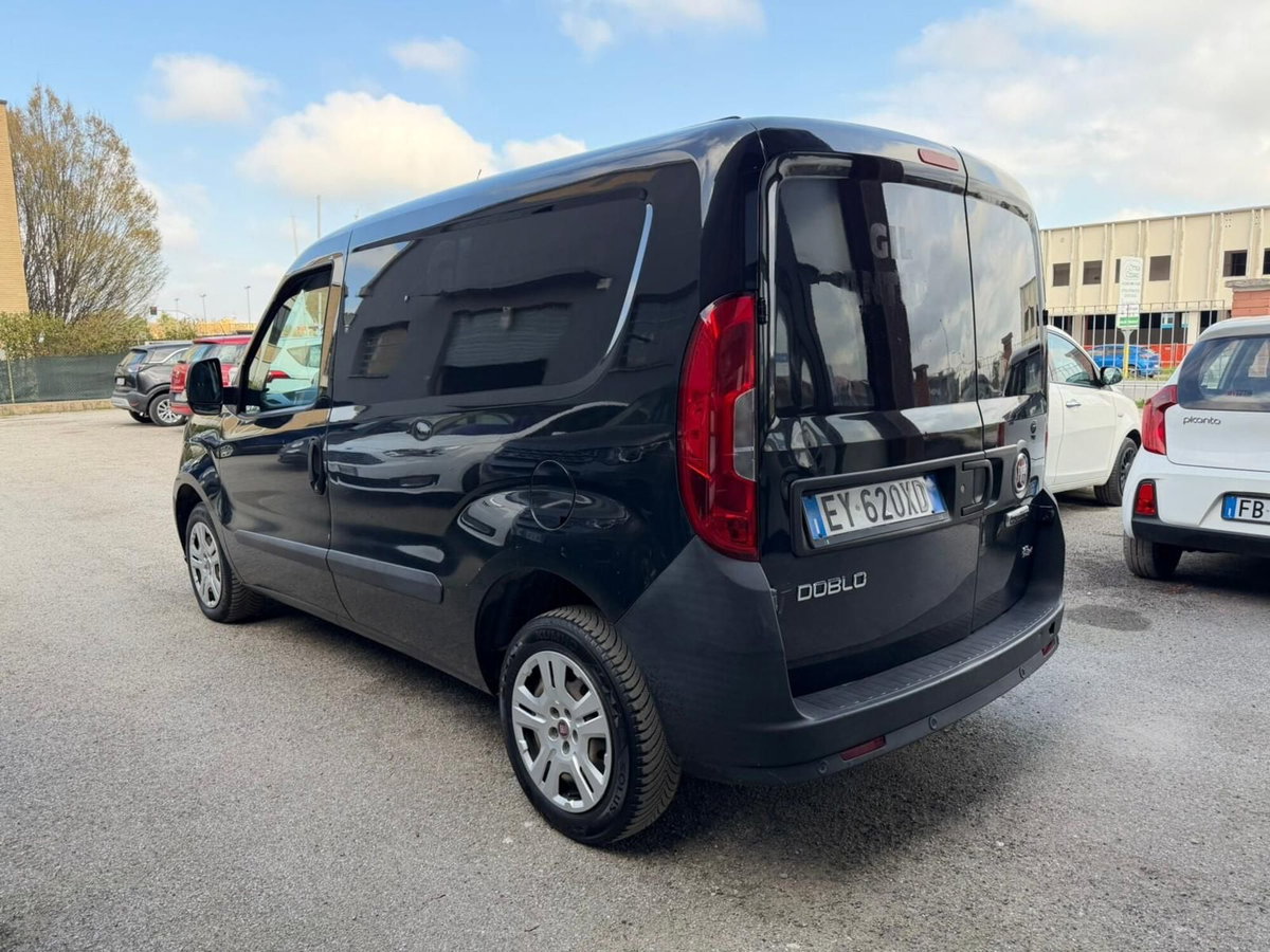 Fiat Doblò 1.6 MJT 16V 90CV Dualogic Emotion (7)