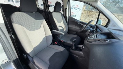 Ford Tourneo Courier 1.5 TDCI 75 CV Titanium (4)