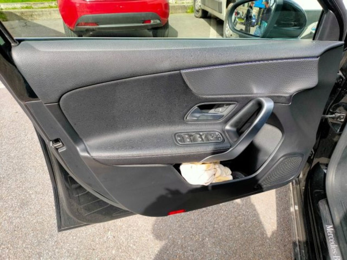 Mercedes-Benz Classe A Sedan 200 4p. Sport (15)