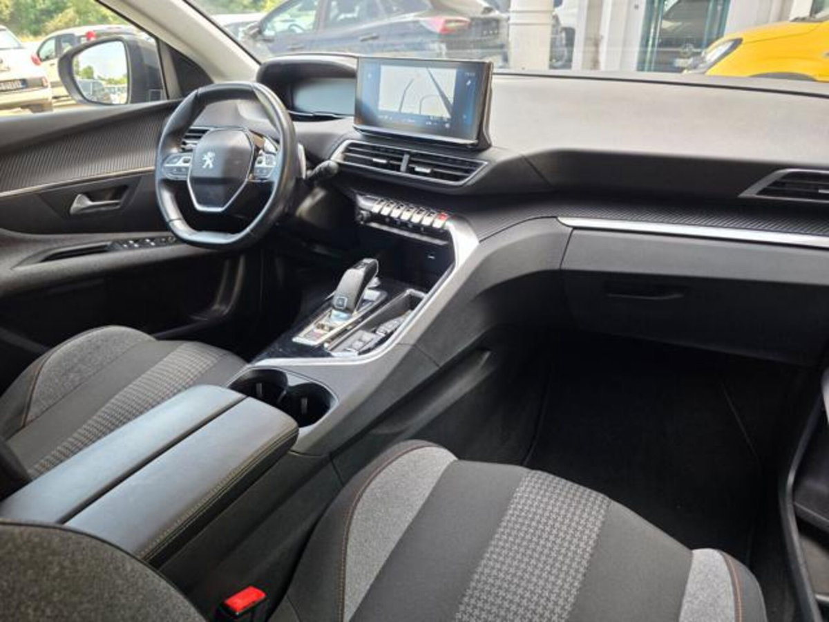 Peugeot 3008 BlueHDi 130 S&S EAT8 GT (11)