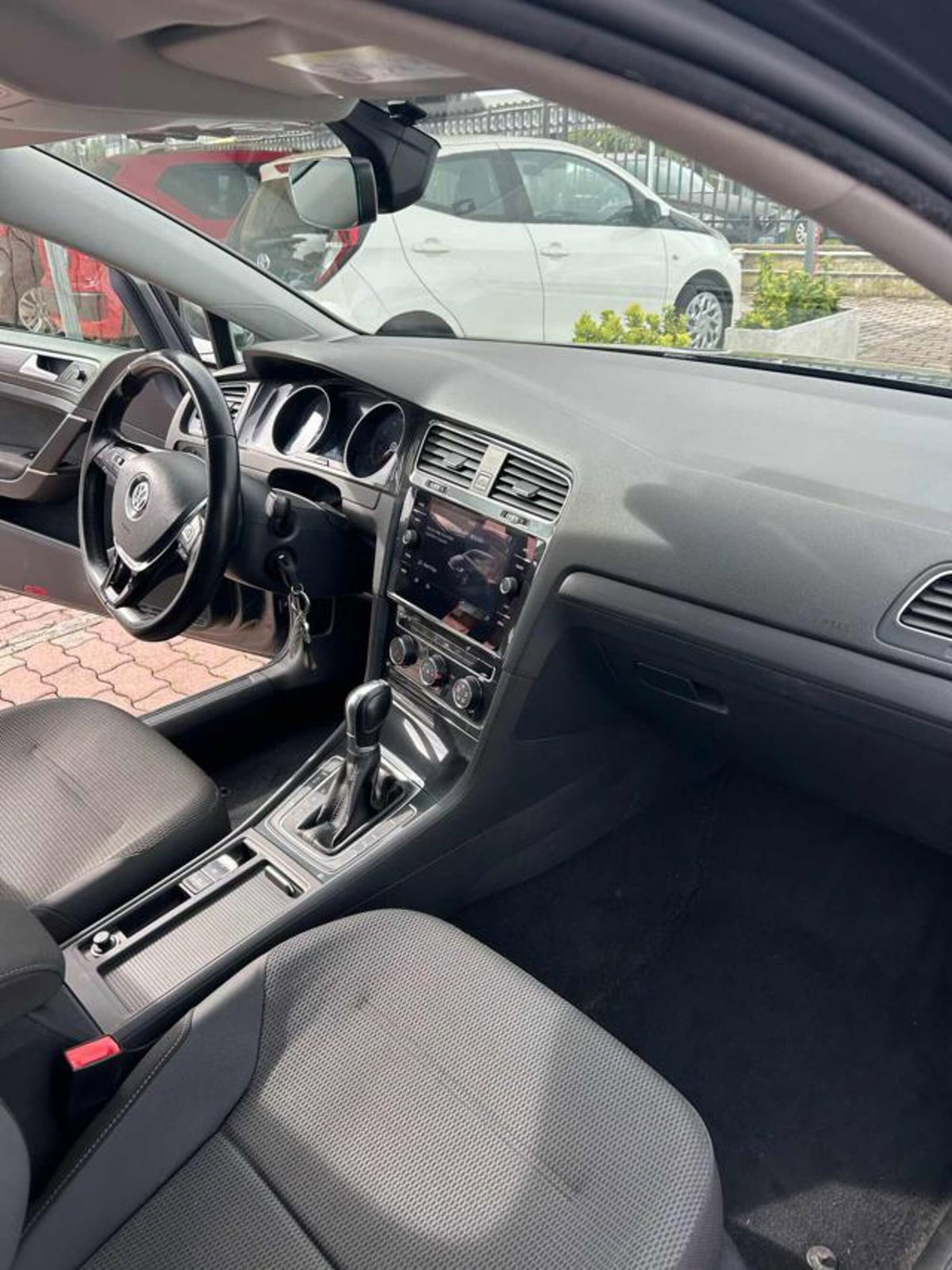 Volkswagen Golf Variant 1.6 TDI 115 CV DSG Business BlueMotion Tech. (13)
