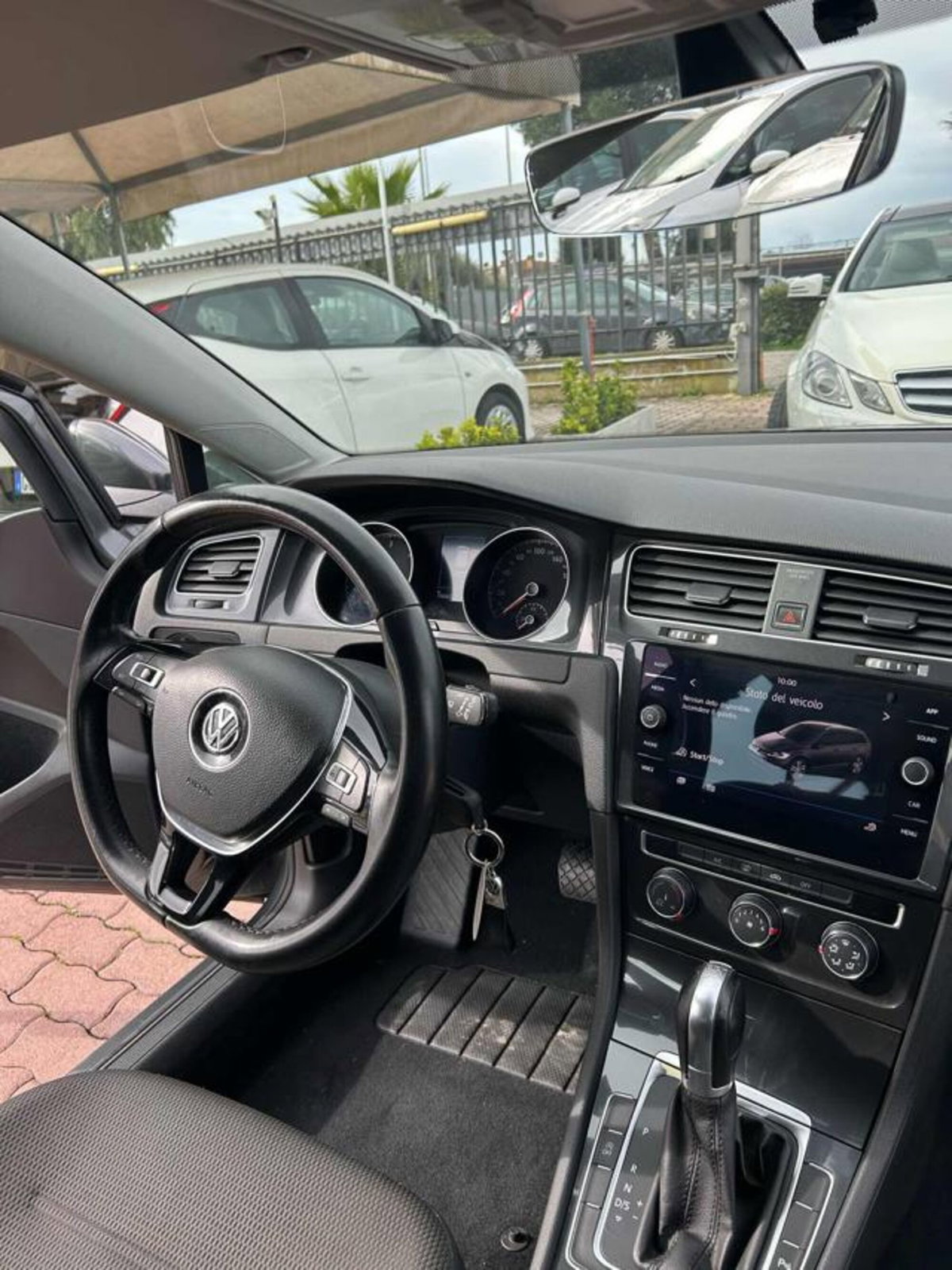 Volkswagen Golf Variant 1.6 TDI 115 CV DSG Business BlueMotion Tech. (14)