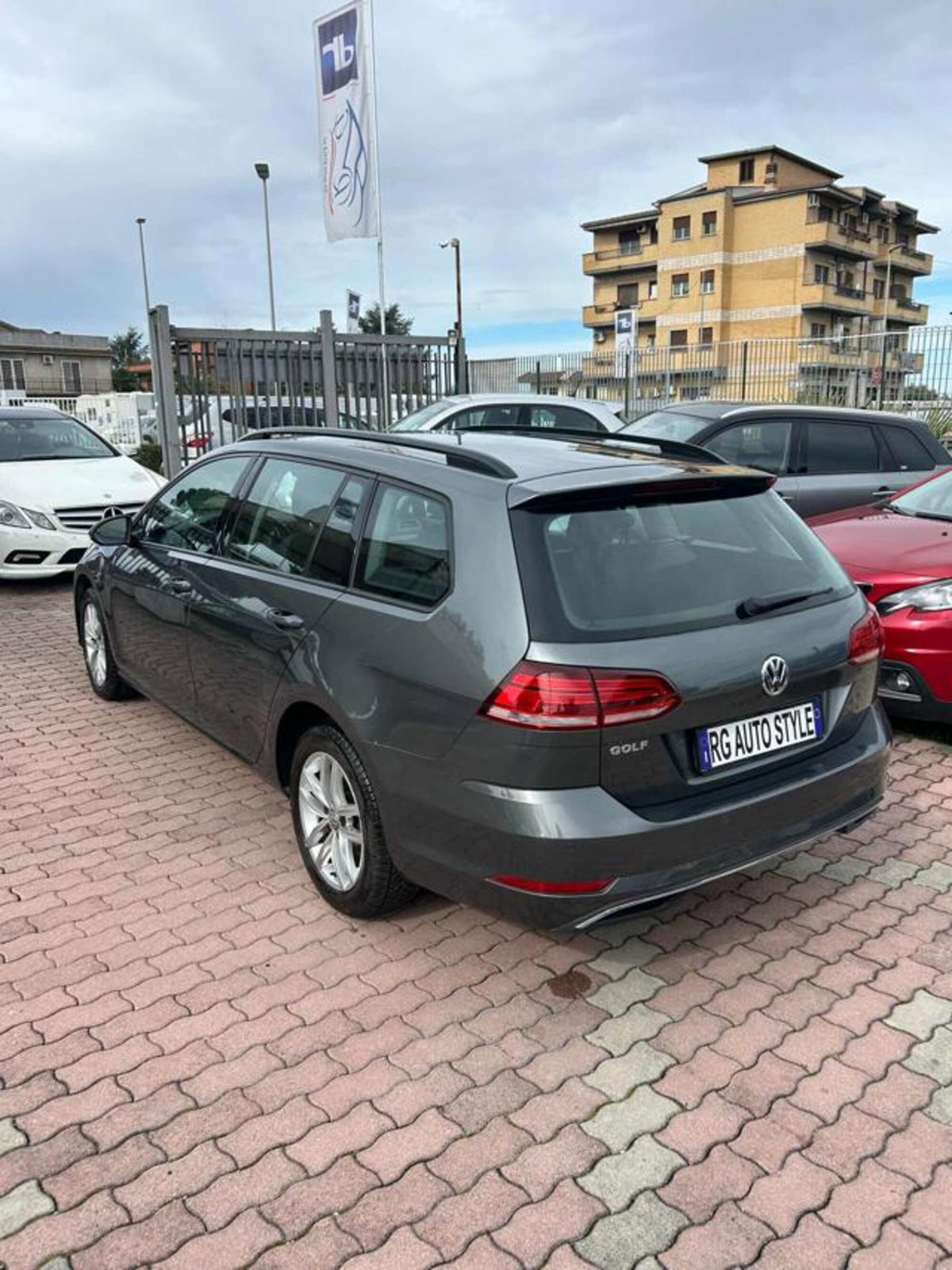 Volkswagen Golf Variant 1.6 TDI 115 CV DSG Business BlueMotion Tech. (5)