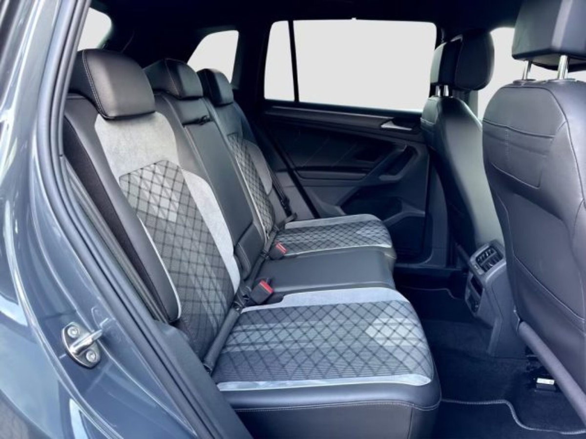 Volkswagen Tiguan Allspace 2.0 tdi R-Line 150cv dsg (17)