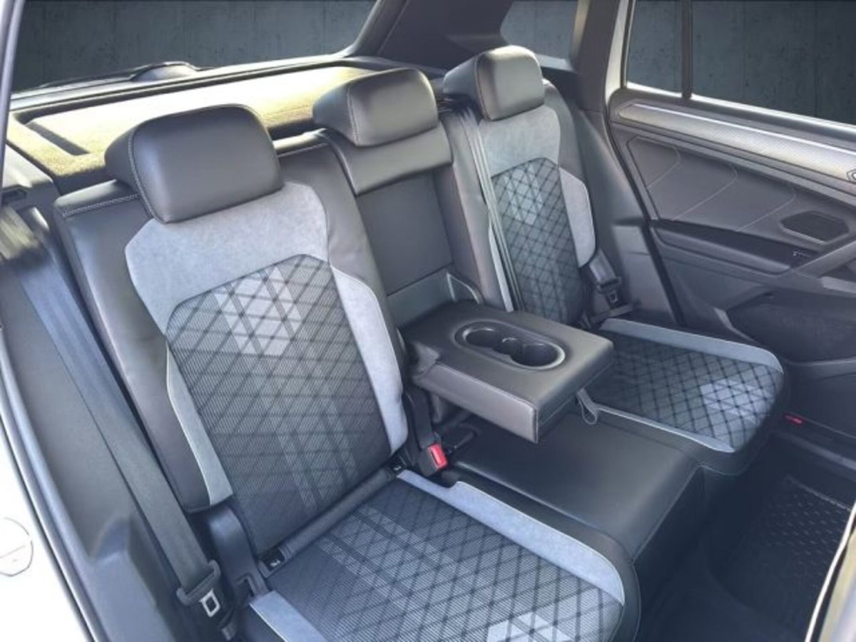 Volkswagen Tiguan 2.0 tdi R-Line 150cv dsg (16)