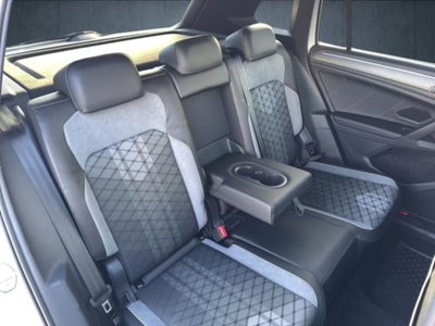 Volkswagen Tiguan 2.0 tdi R-Line 150cv dsg (16)
