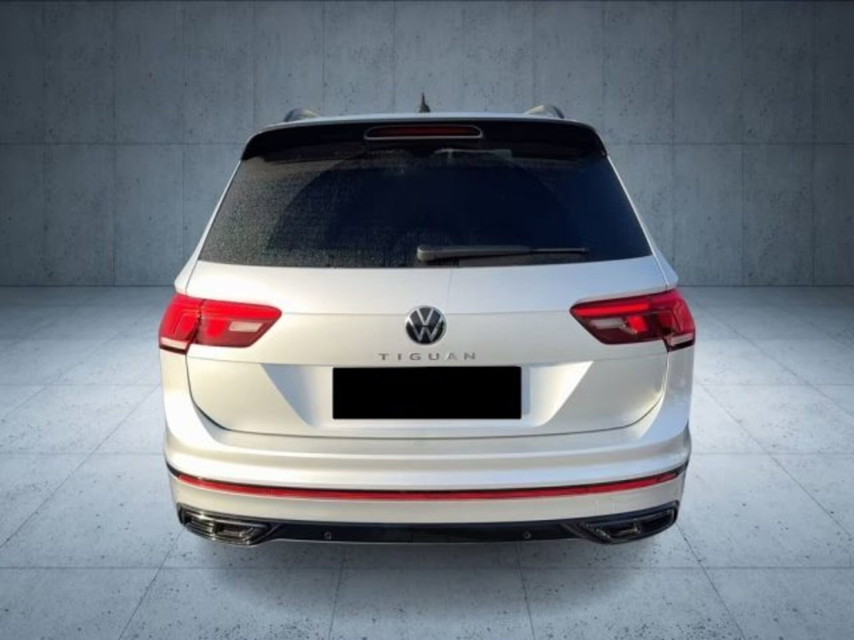 Volkswagen Tiguan 2.0 tdi R-Line 150cv dsg (4)