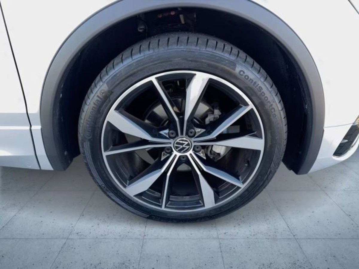 Volkswagen Tiguan 2.0 tdi R-Line 150cv dsg (8)