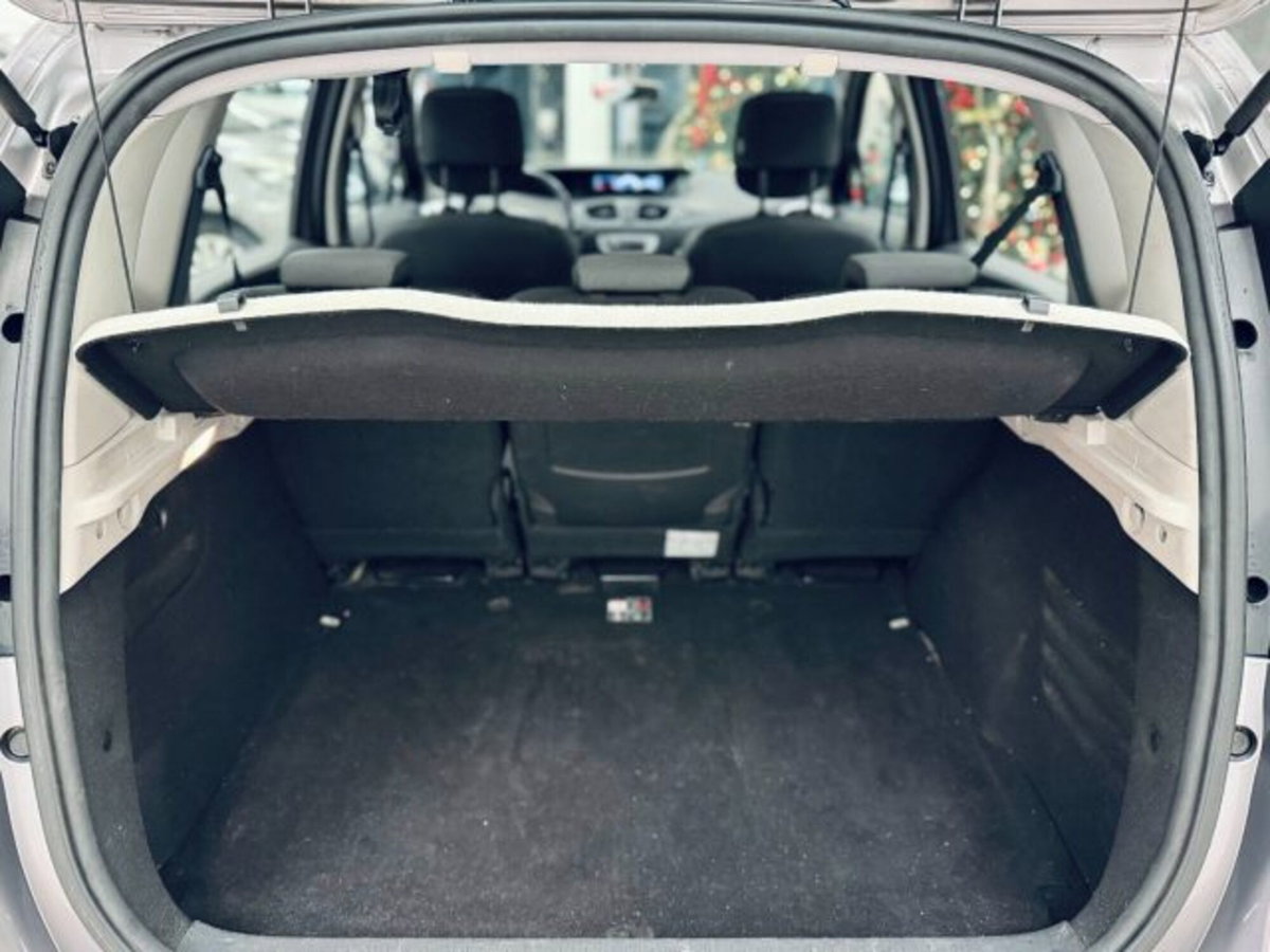 Renault Scenic E-Tech Electric XMod Cross 1.5 dCi 110CV EDC Wave (15)