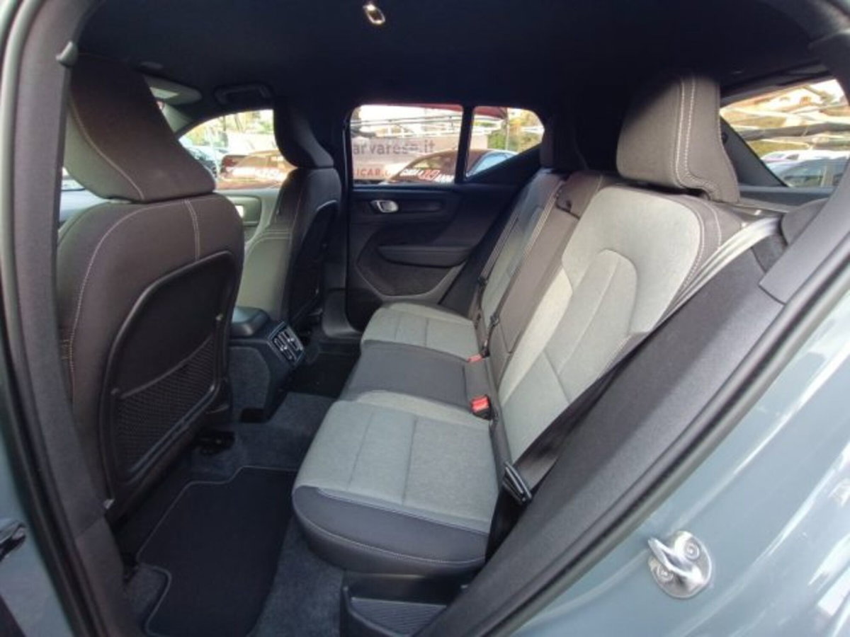 Volvo XC40 T3 Geartronic Momentum Pro (8)