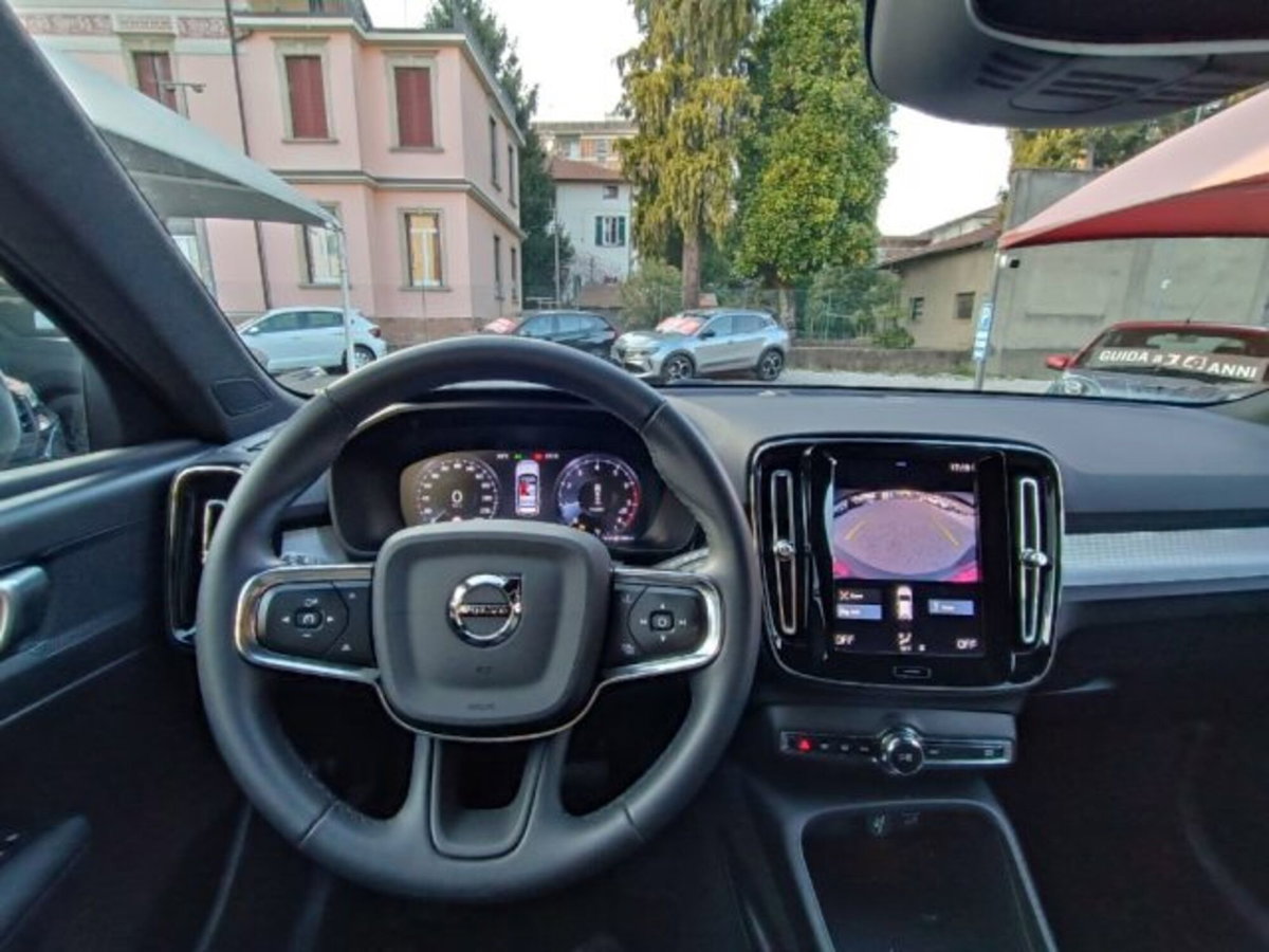 Volvo XC40 T3 Geartronic Momentum Pro (9)