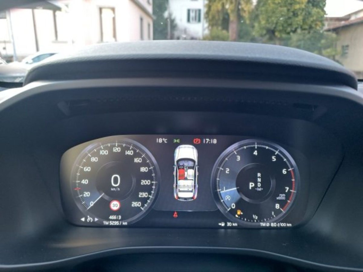 Volvo XC40 T3 Geartronic Momentum Pro (10)