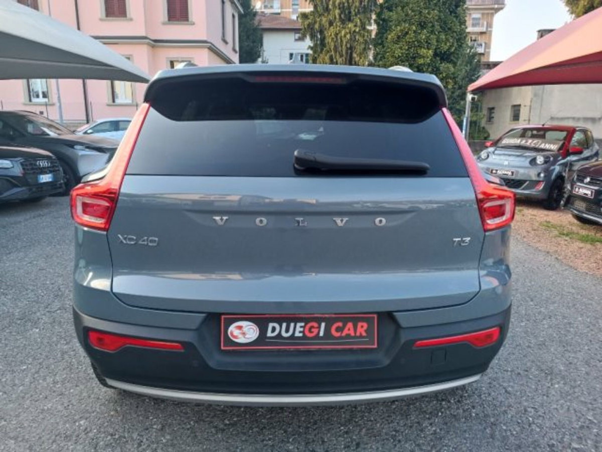 Volvo XC40 T3 Geartronic Momentum Pro (3)