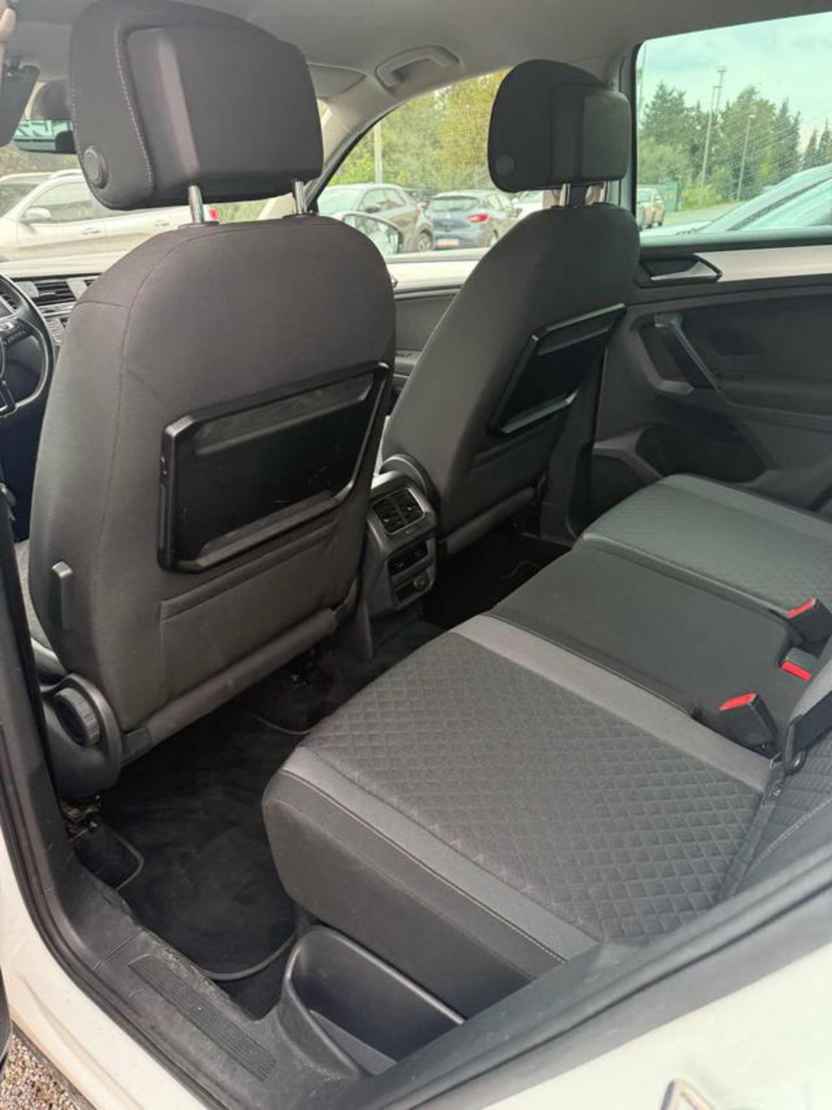 Volkswagen Tiguan 2.0 TDI SCR Business BlueMotion Technology (12)