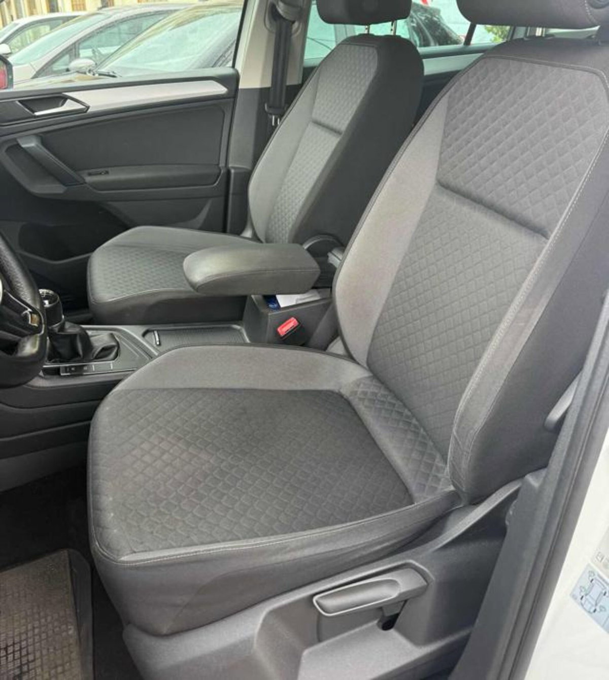 Volkswagen Tiguan 2.0 TDI SCR Business BlueMotion Technology (9)