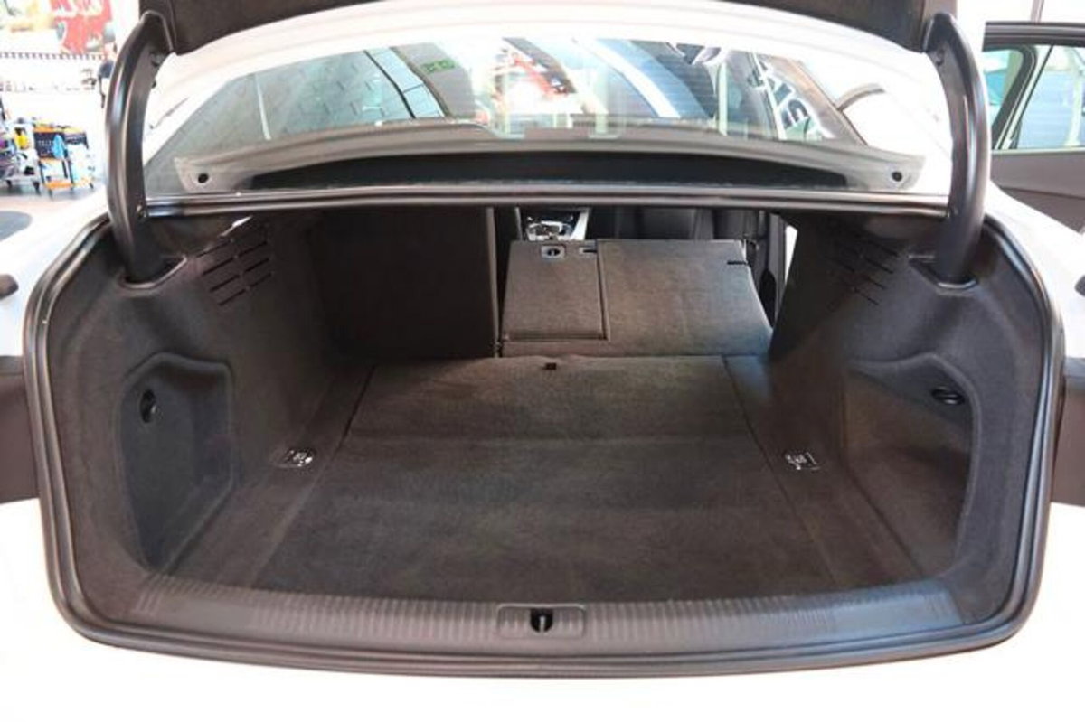 Audi A4 30 2.0 tdi mhev S line edition 136cv s-tronic (12)