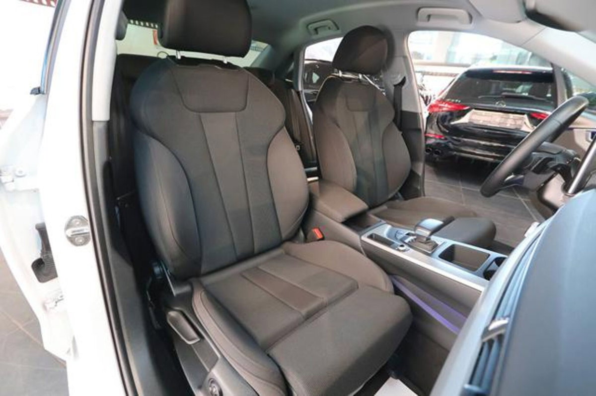 Audi A4 30 2.0 tdi mhev S line edition 136cv s-tronic (16)
