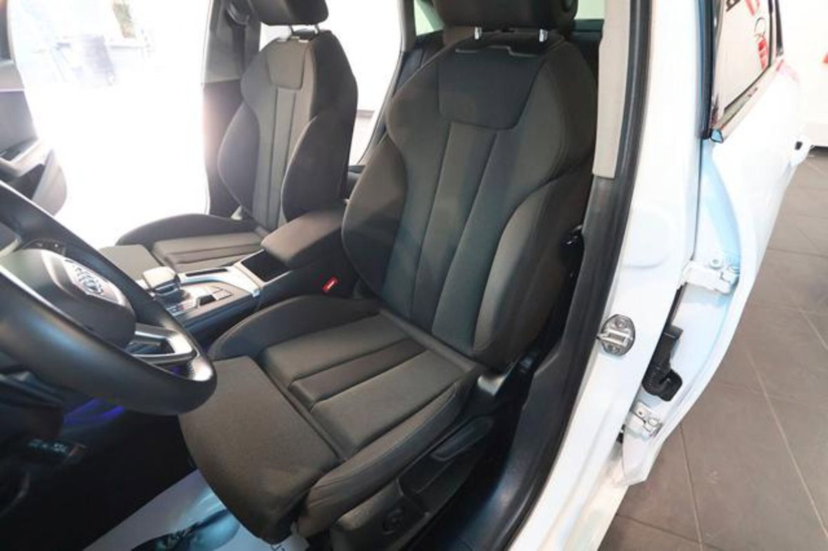 Audi A4 30 2.0 tdi mhev S line edition 136cv s-tronic (17)