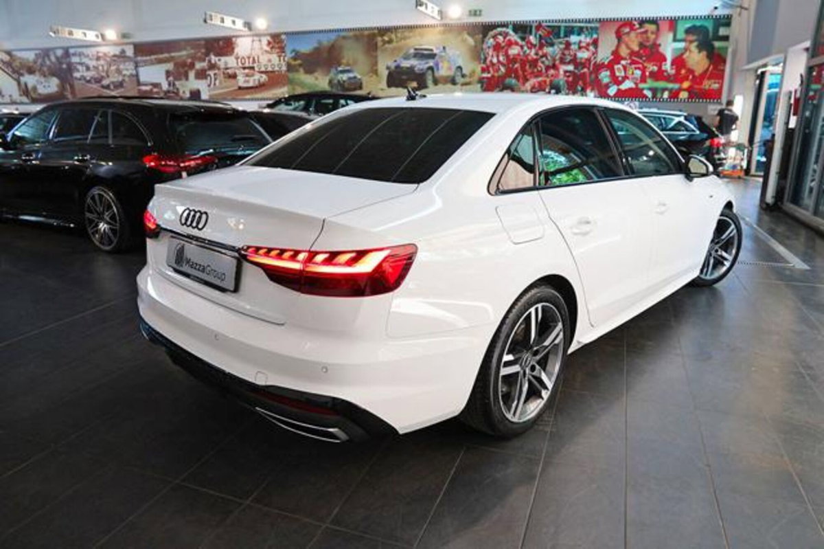 Audi A4 30 2.0 tdi mhev S line edition 136cv s-tronic (9)