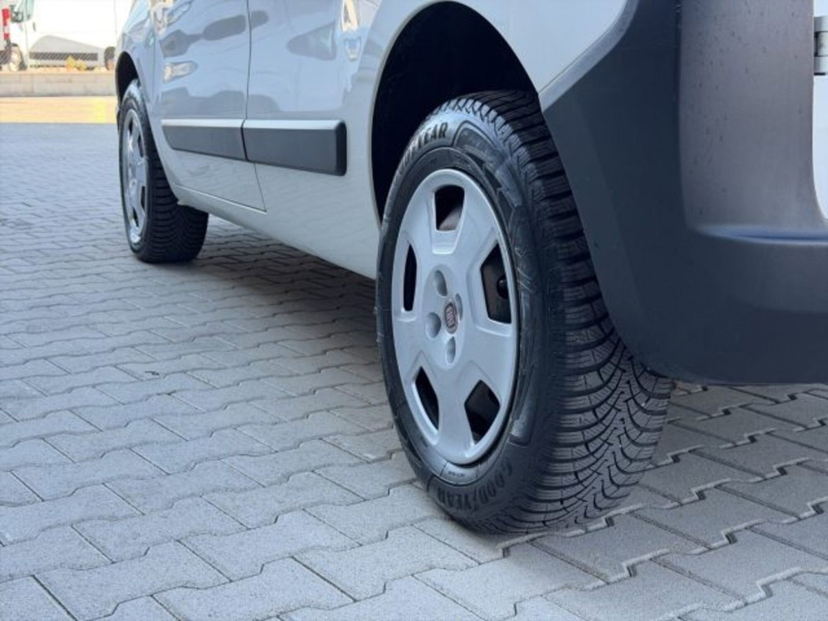 Fiat Fiorino Furgone cargo 1.3 mjt 95cv SX (16)