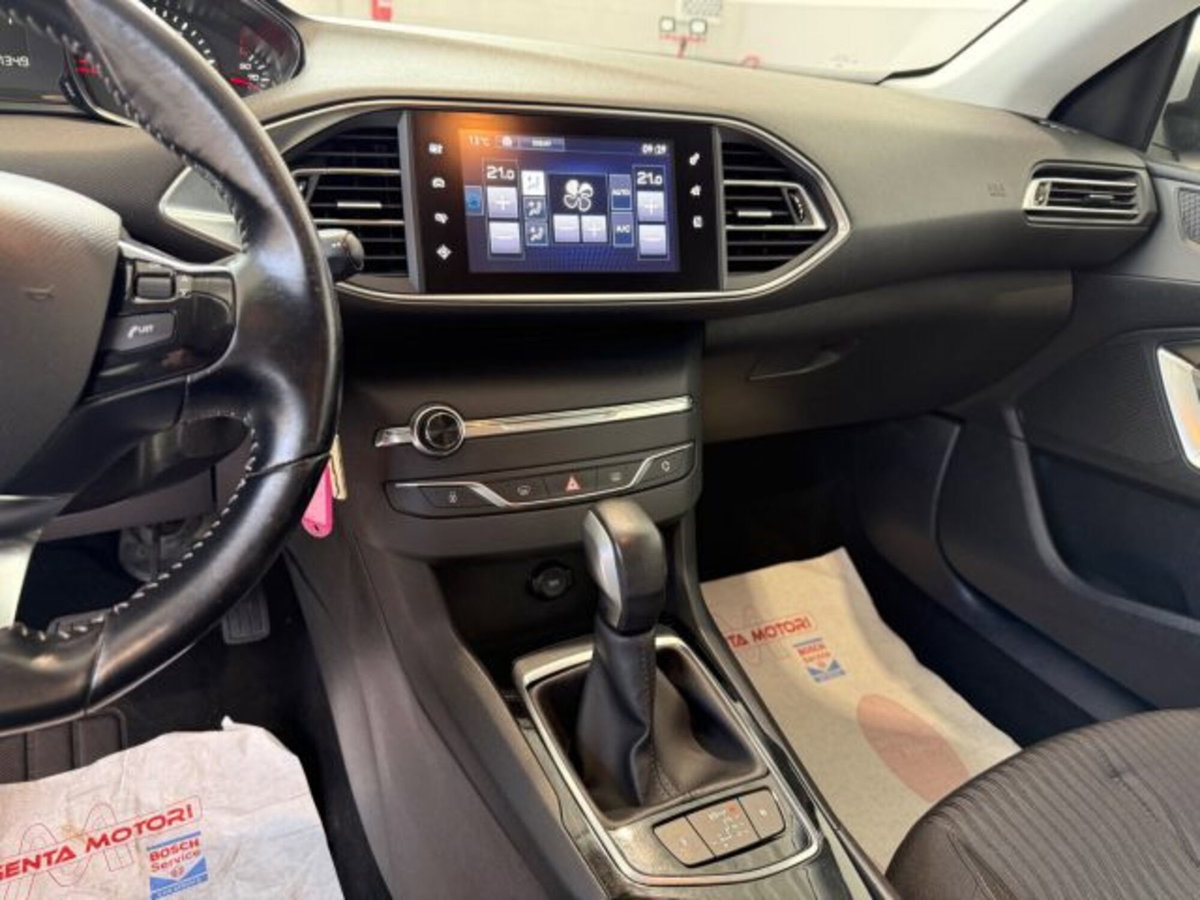 Peugeot 308 SW BlueHDi 120 S&S EAT6 Business (11)