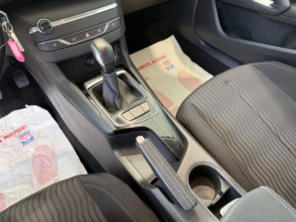 Peugeot 308 SW BlueHDi 120 S&S EAT6 Business (13)