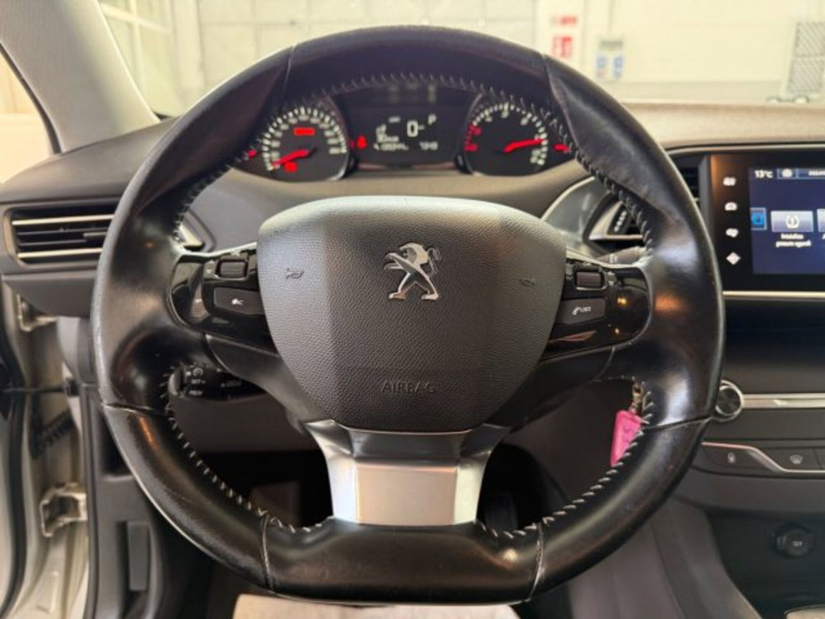 Peugeot 308 SW BlueHDi 120 S&S EAT6 Business (17)