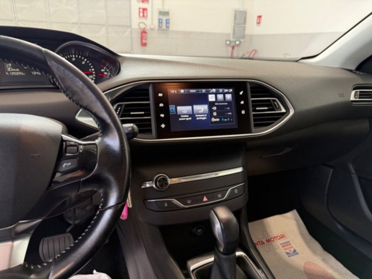 Peugeot 308 SW BlueHDi 120 S&S EAT6 Business (20)