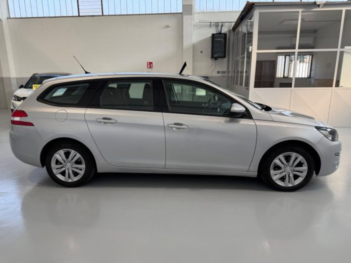 Peugeot 308 SW BlueHDi 120 S&S EAT6 Business (4)