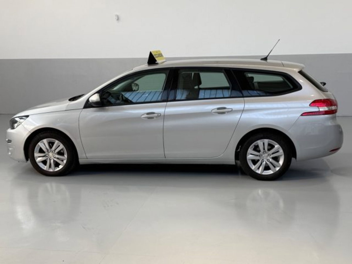 Peugeot 308 SW BlueHDi 120 S&S EAT6 Business (8)