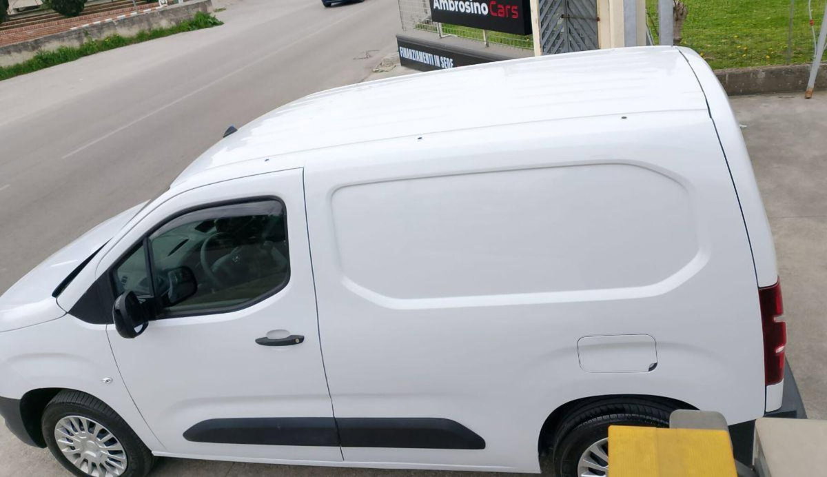 Toyota Proace City Furgone City 1.5D 100cv S&S L2 S Comfort (13)
