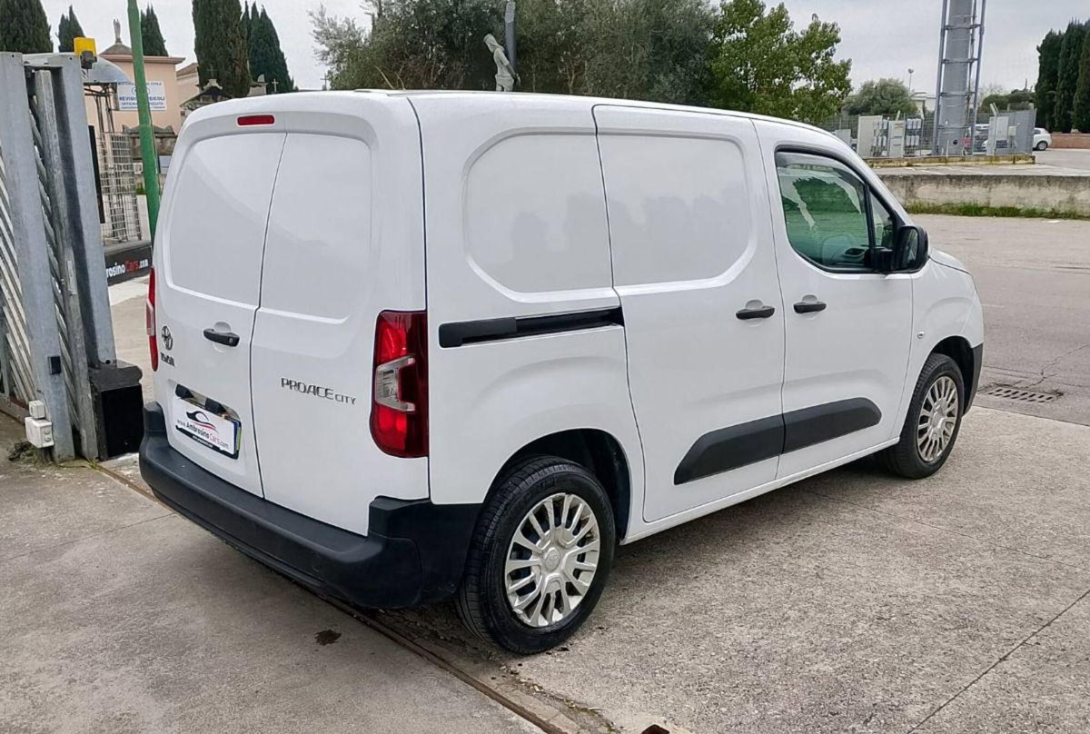 Toyota Proace City Furgone City 1.5D 100cv S&S L2 S Comfort (4)