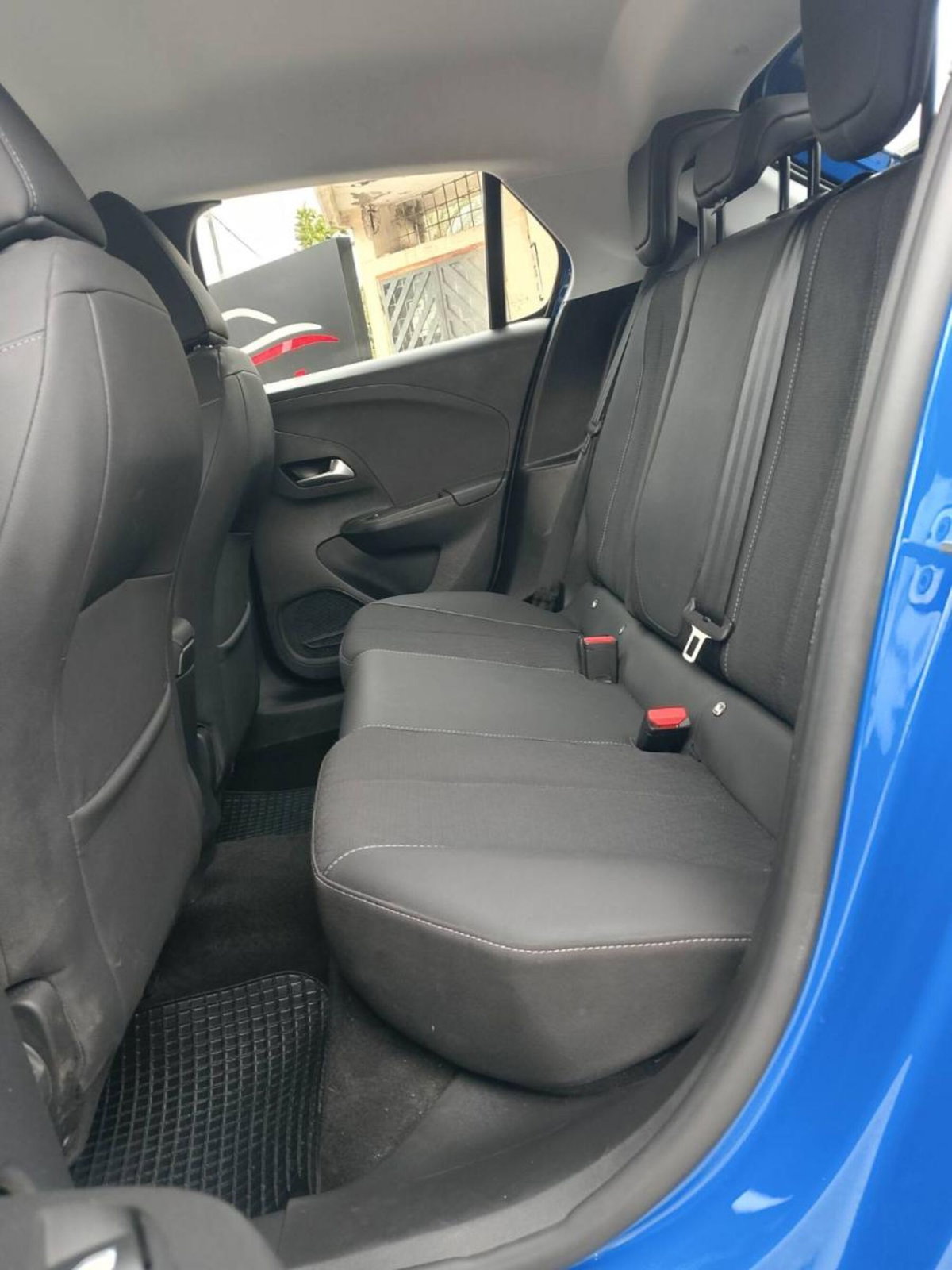 Opel Corsa 1.0 2 porte (11)