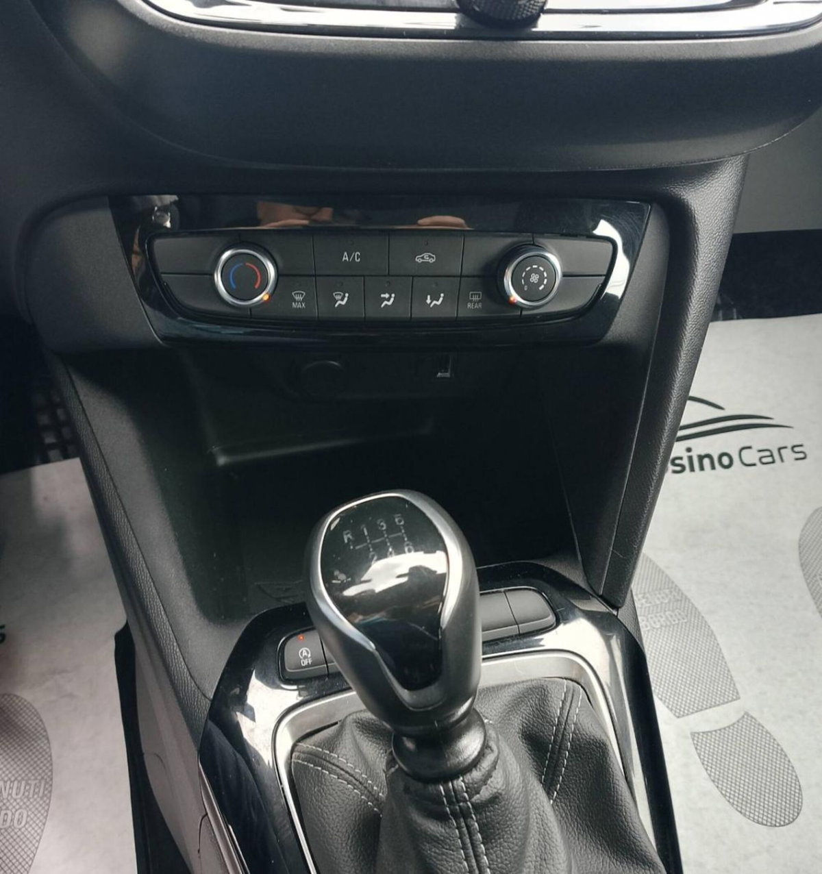 Opel Corsa 1.0 2 porte (14)