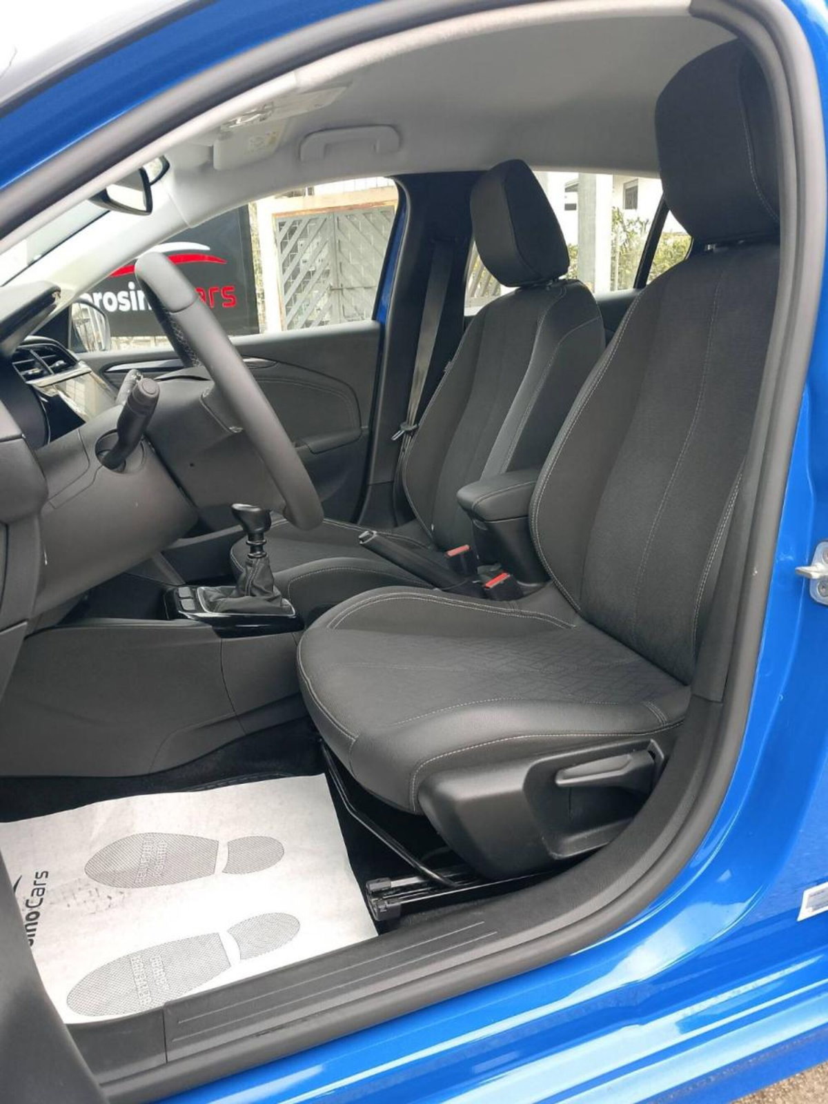 Opel Corsa 1.0 2 porte (8)