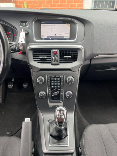 Volvo V40 D2 1.6 Summum (10)